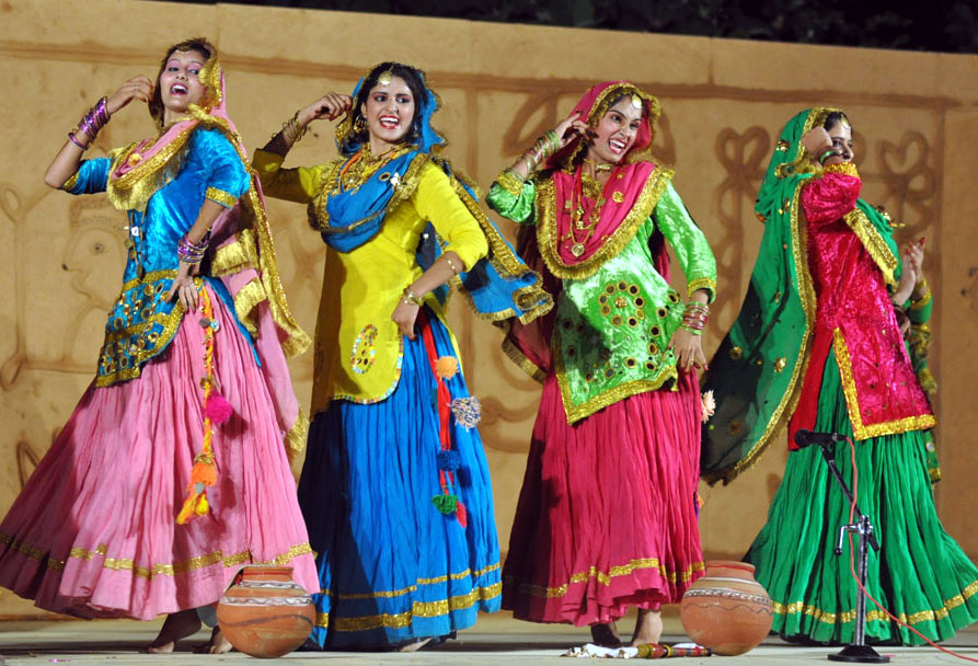 Traditional Punjabi Attire - the shahi costumes of Punjab
